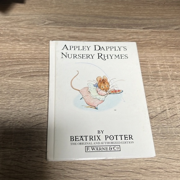 9 Beatrix Potter Books - Picture 11 of 11